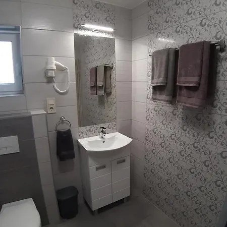 Profi Keco Apartment Balatonalmadi