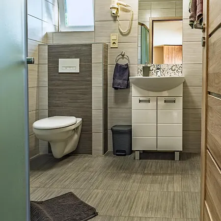 Profi Keco 아파트 발라톤알마디