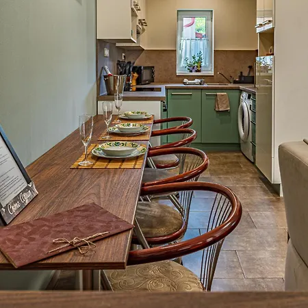 Profi Keco 발라톤알마디